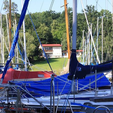 فندق Yacht Club Barrandov Kožlí u Orlíka المظهر الخارجي الصورة